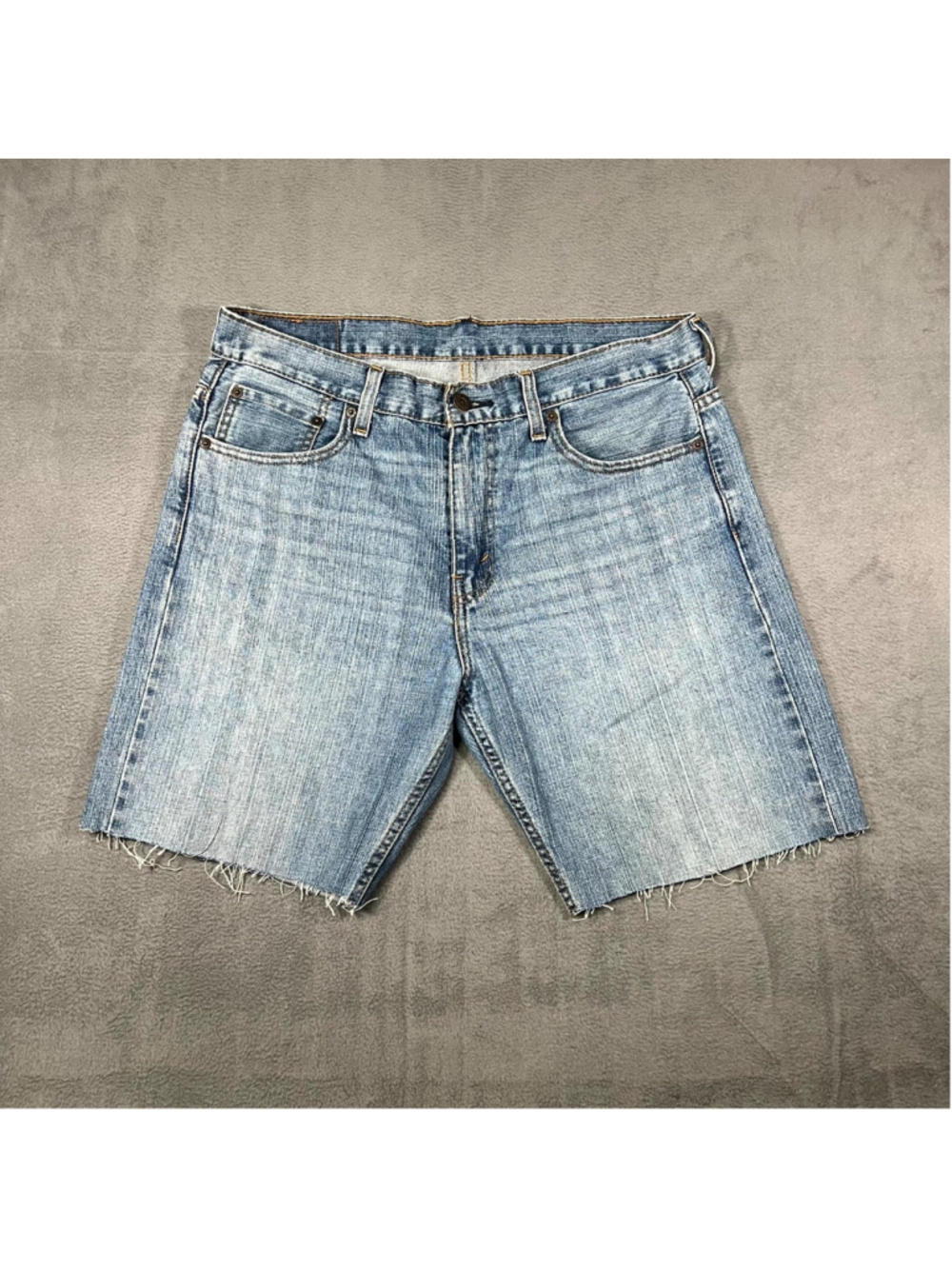 Levi’s 569 Denim Shorts Men’s 32 Blue Cotton Loose Fit Cutoff Raw Hem 8”